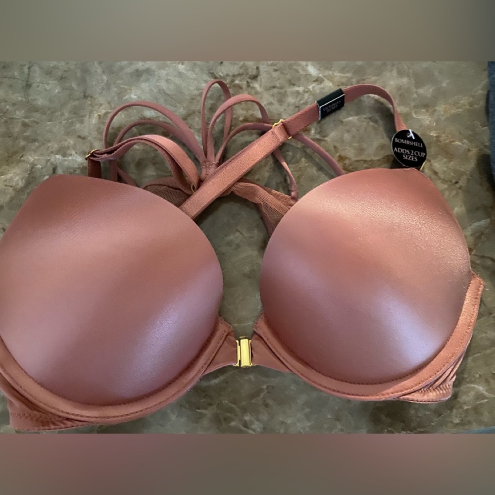 Victoria’s Secret bombshell bra